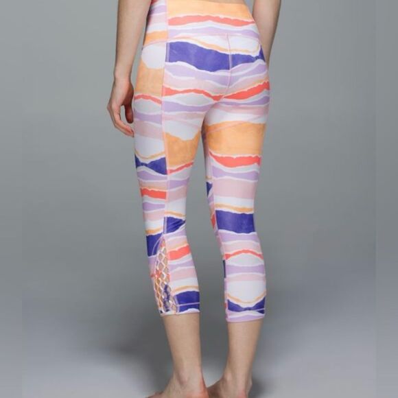 Lululemon True Self Crop Bleacher Stripe White Iris Flower Leggings - Picture 8 of 8